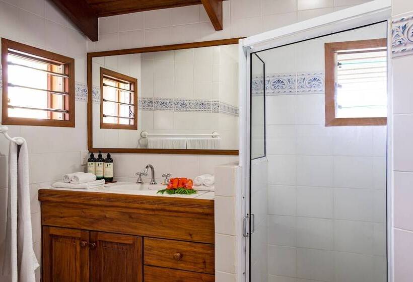 آپارتمان 3 خوابه, Poppys On The Lagoon