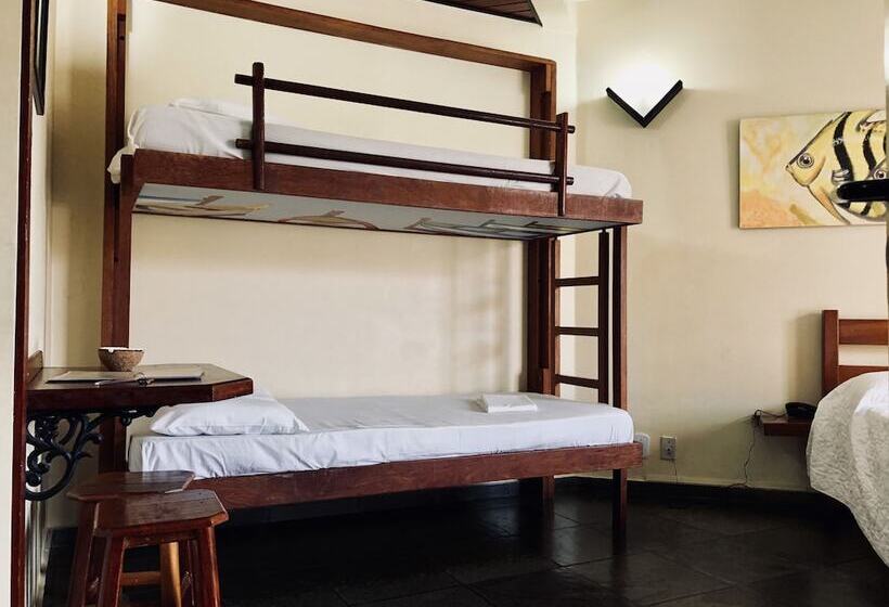 اتاق استاندارد چهارنفره با بالکن, Pousada Genesis
