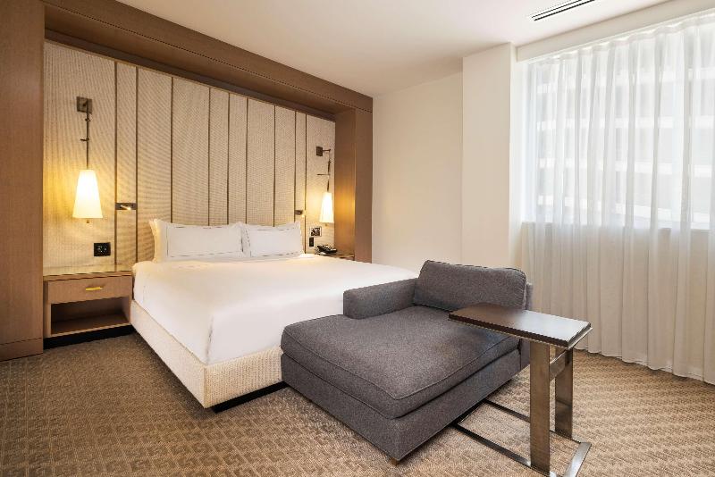 جناح, The Statler Dallas, Curio Collection By Hilton