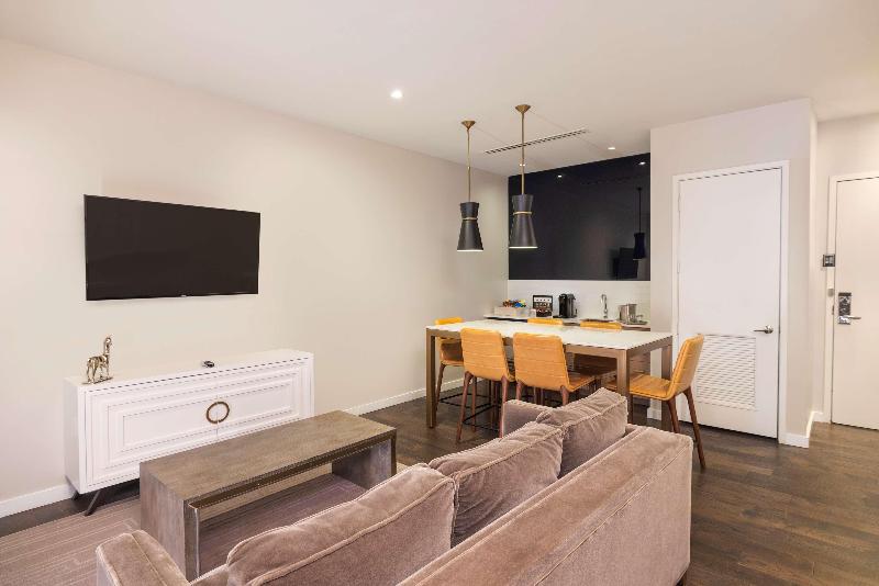 جناح, The Statler Dallas, Curio Collection By Hilton