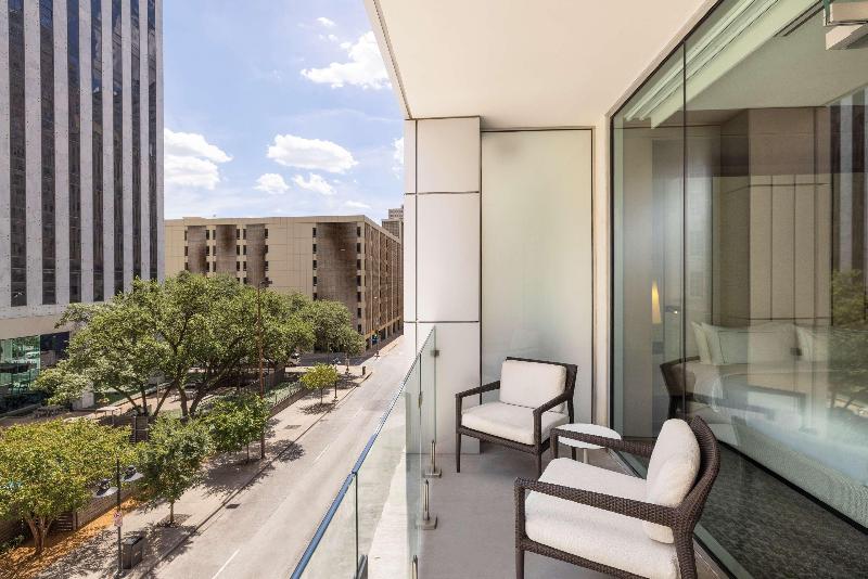 스위트, The Statler Dallas, Curio Collection By Hilton