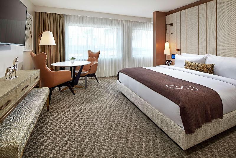 스탠다드 룸 킹사이즈 침대, The Statler Dallas, Curio Collection By Hilton