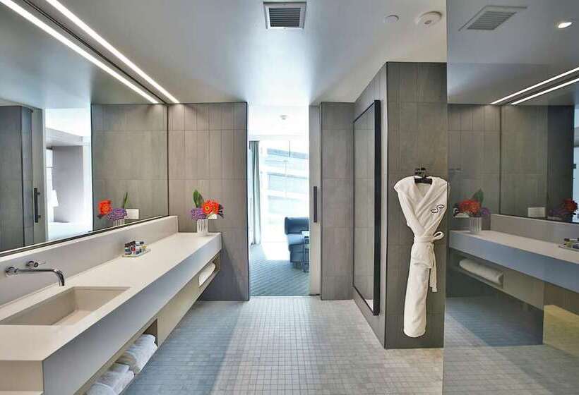 جناح, The Statler Dallas, Curio Collection By Hilton