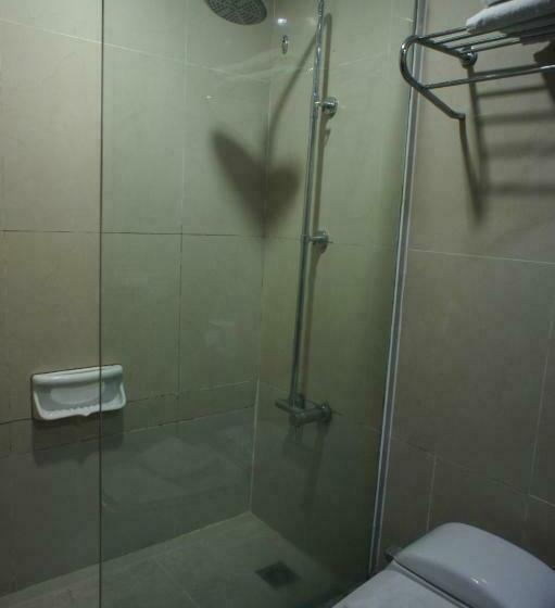 חדר דלוקס, Tyng Garden