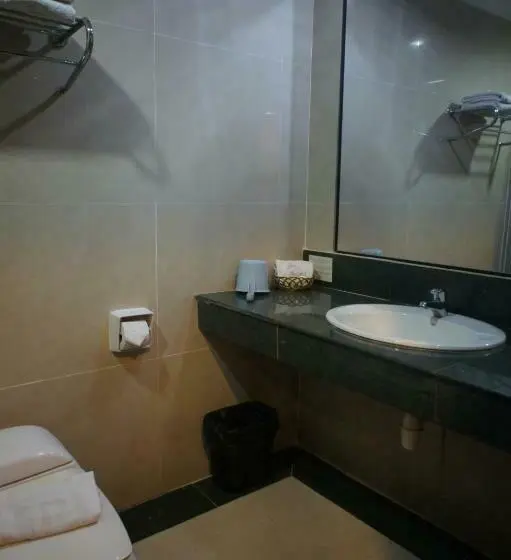 اتاق لوکس با تخت بزرگ, Tyng Garden