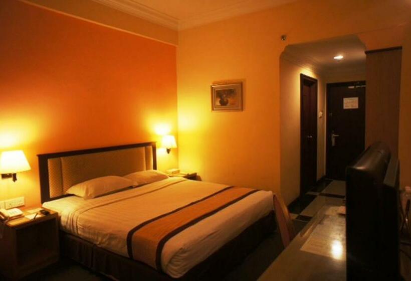 חדר דחוקס עם מיטת קינג, Tyng Garden