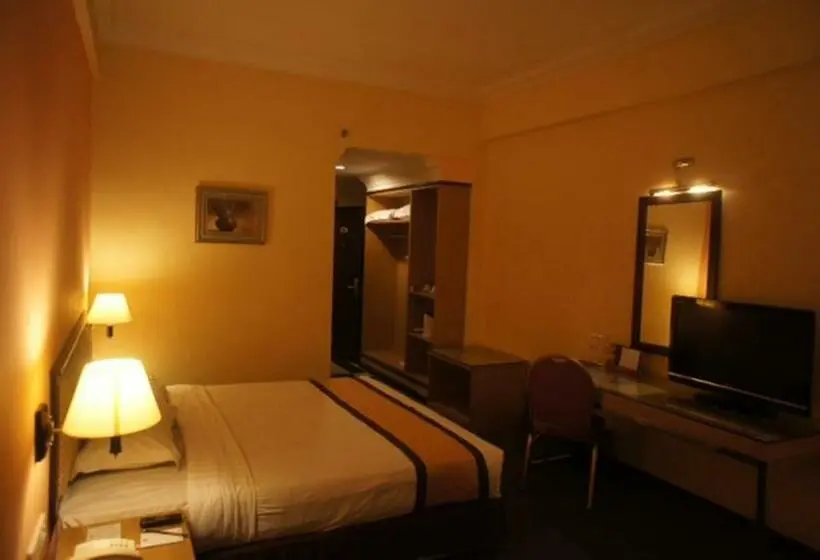 اتاق لوکس با تخت بزرگ, Tyng Garden