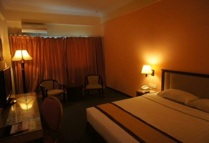 חדר דחוקס עם מיטת קינג, Tyng Garden