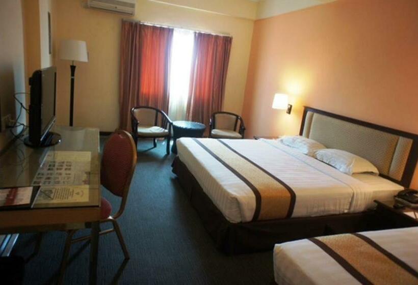 חדר משפחתי דלוקס, Tyng Garden