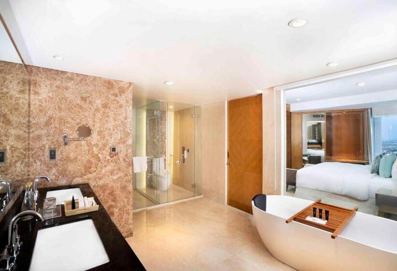 جناح كلوب, Vasa Hotel Surabaya