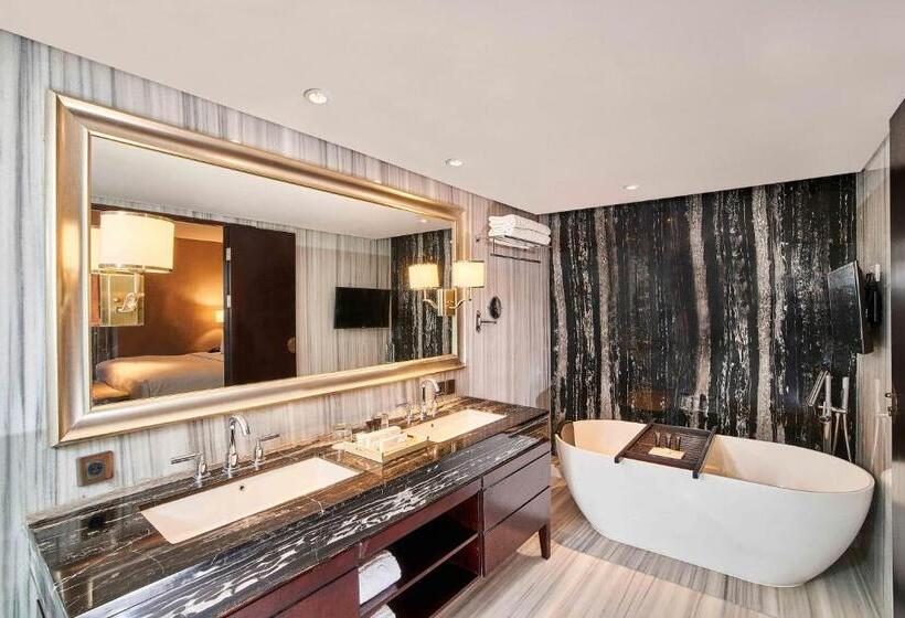 سوئیت کلاب, Vasa Hotel Surabaya