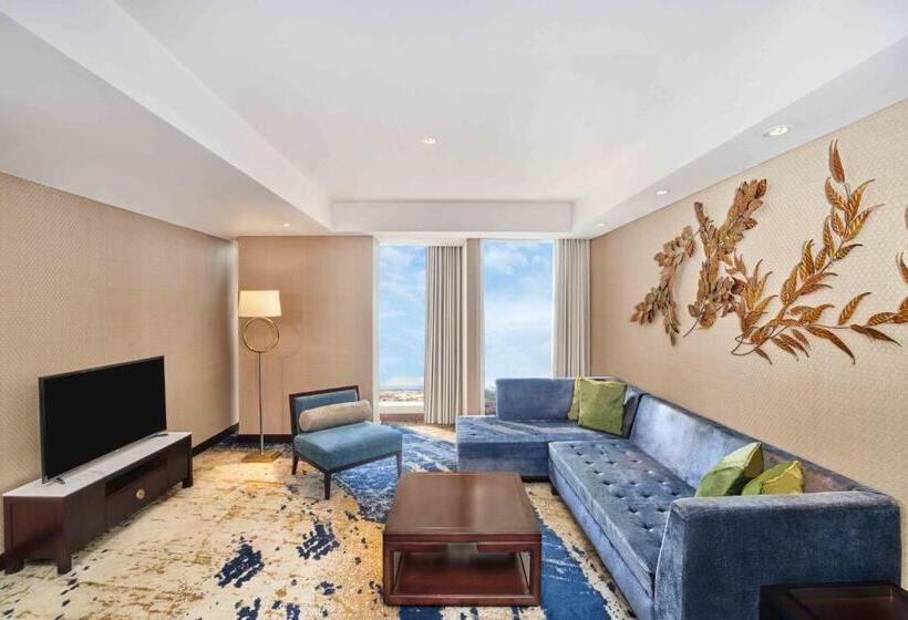 جناح كلوب, Vasa Hotel Surabaya