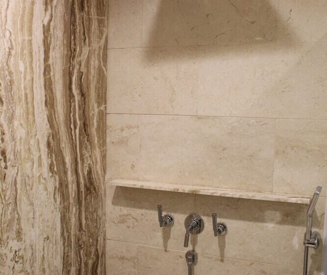 غرفة قياسية سرير كينج, Vasa Hotel Surabaya