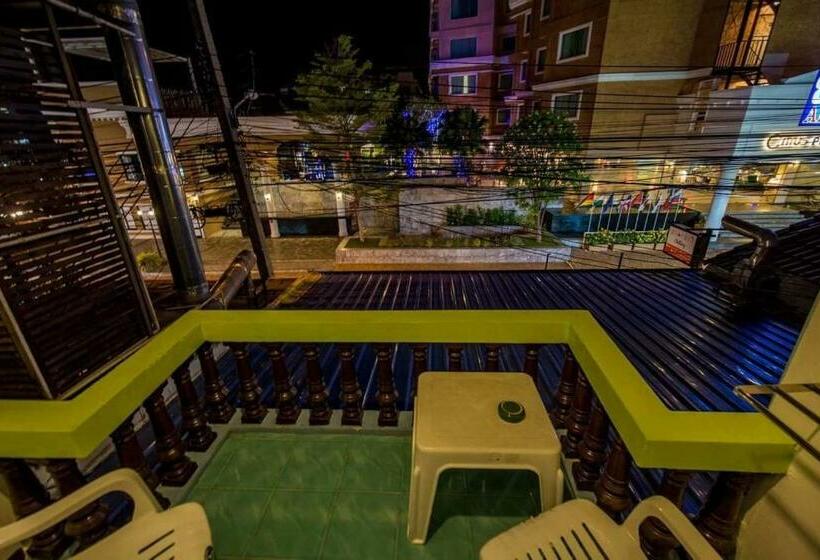 غرفة قياسية مزوَّدة بشُرفة, Nn Apartment