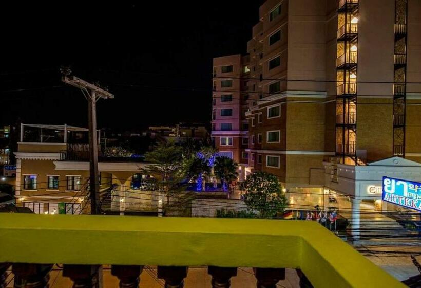 غرفة قياسية مزوَّدة بشُرفة, Nn Apartment