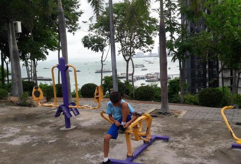 غرفة قياسية مزوَّدة بشُرفة, Nn Apartment