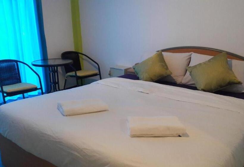 غرفة قياسية مزوَّدة بشُرفة, Nn Apartment