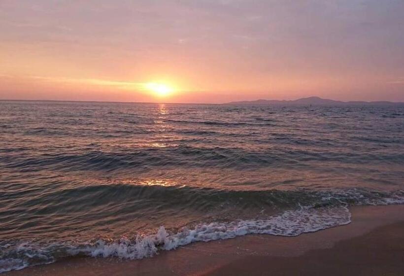 غرفة قياسية مزوَّدة بشُرفة, Nn Apartment