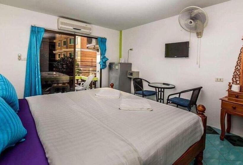 غرفة قياسية مزوَّدة بشُرفة, Nn Apartment