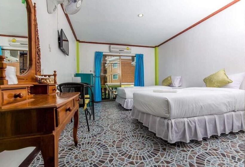 غرفة قياسية مزوَّدة بشُرفة, Nn Apartment