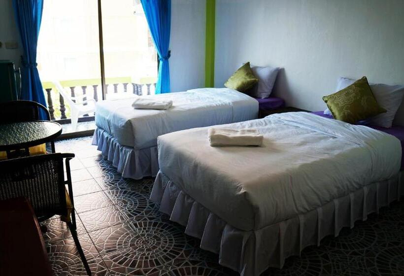 غرفة قياسية مزوَّدة بشُرفة, Nn Apartment