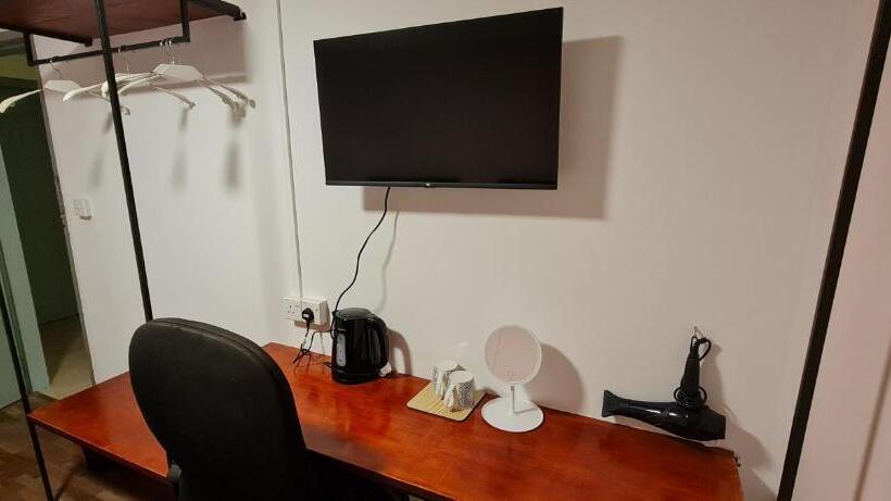 חדר דלוקס, Misto