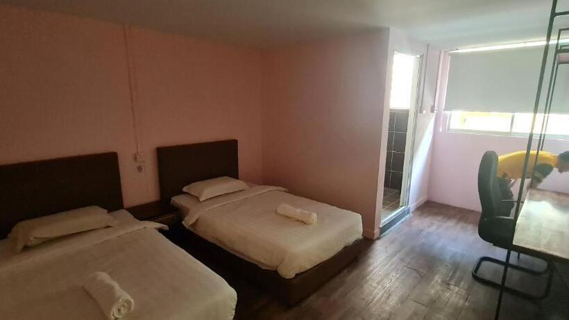 חדר דלוקס, Misto