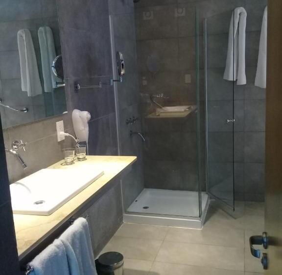 جناح مزوَّد بشرفة, Unl Ate