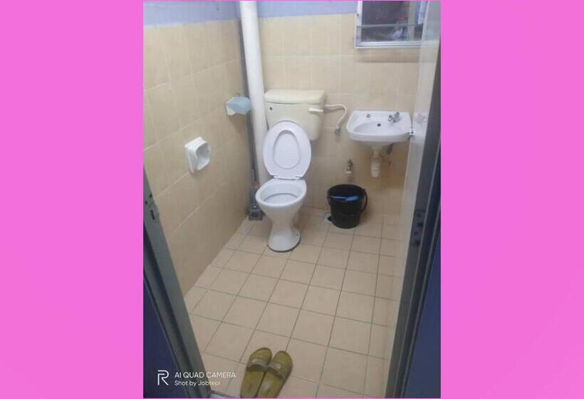 إستديو عائلى, Studio Cameron Highlands Mikayla