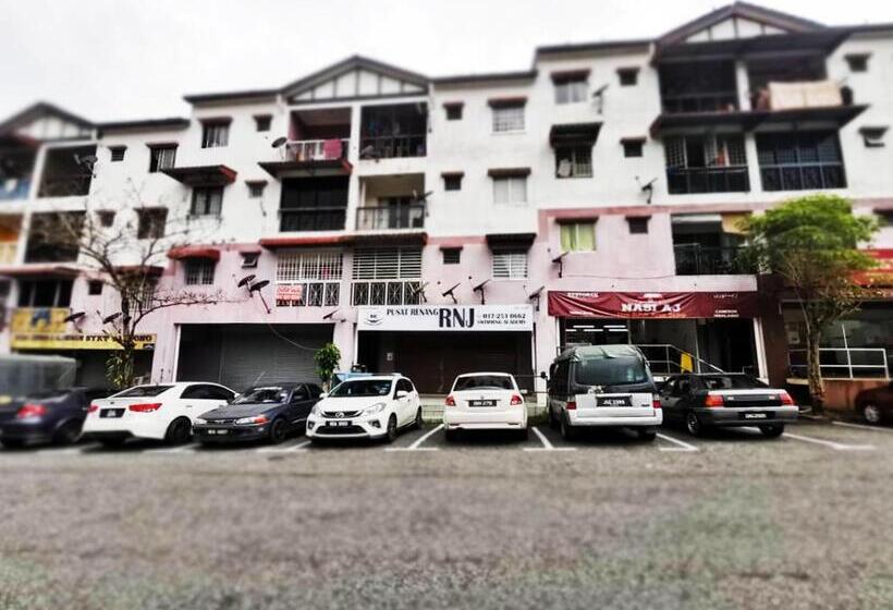 إستديو عائلى, Studio Cameron Highlands Mikayla