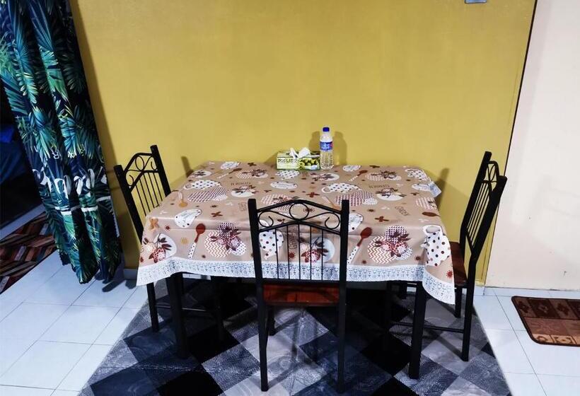 استودیو خانوادگی, Studio Cameron Highlands Mikayla