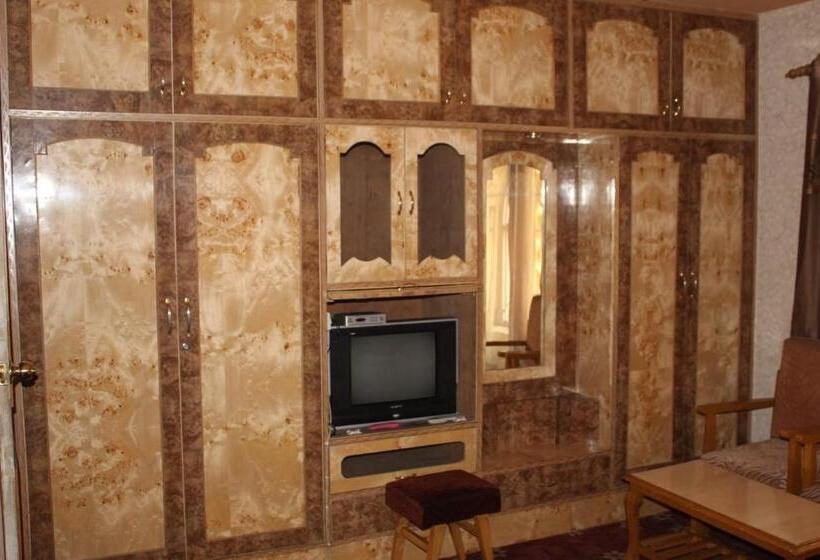 اتاق لوکس, Bakhtawar