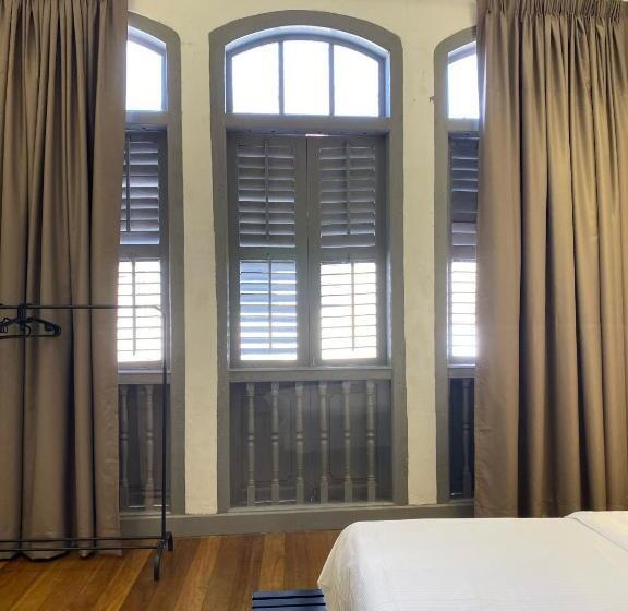 חדר משפחתי חדר אמבטיה משותף, Aayu Melayu