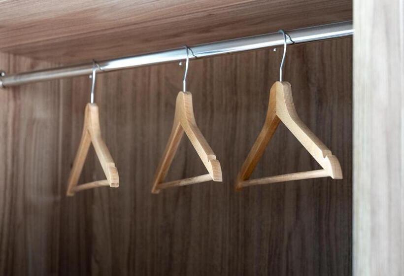 וילה עם חדר שינה אחד ובריכת שחיה, Luxury In The Jungle