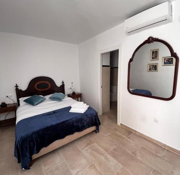 اتاق استاندارد با بالکن, Shanti’s Andalusian Rooms