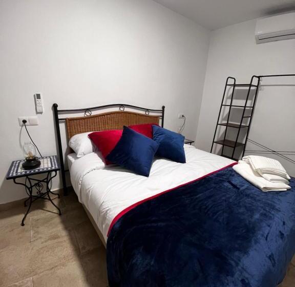 اتاق استاندارد, Shanti’s Andalusian Rooms