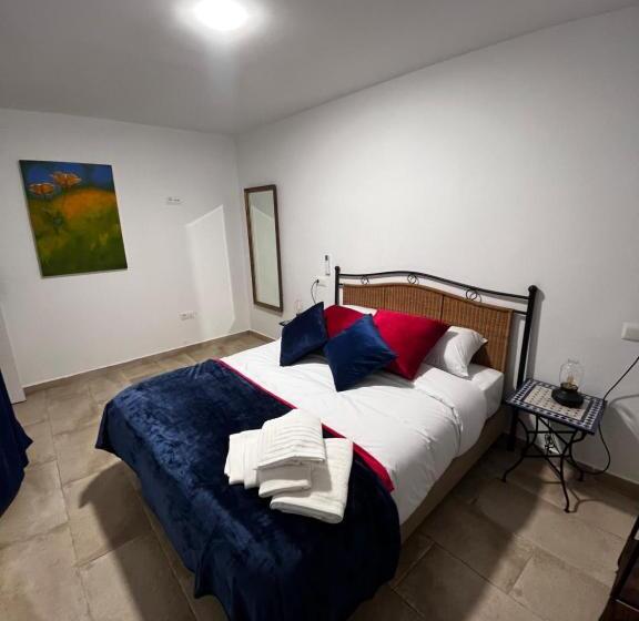 اتاق استاندارد, Shanti’s Andalusian Rooms