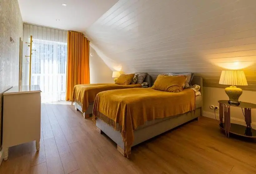 اتاق لوکس با بالکن, Tiismani Villa