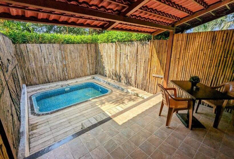 Номер Deluxe, Sadanand Farmstay Resort