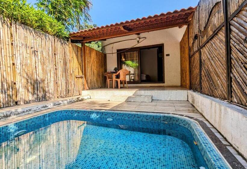 חדר דלוקס, Sadanand Farmstay Resort