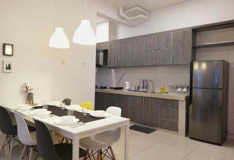 آپارتمان 3 خوابه, Subang City Residence, 8 9 Pax With Balcony, Walking Distance To Summit, 5min To Sunway