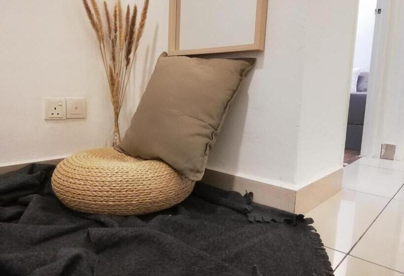 3ベッドルームアパートメント, Subang City Residence, 8 9 Pax With Balcony, Walking Distance To Summit, 5min To Sunway