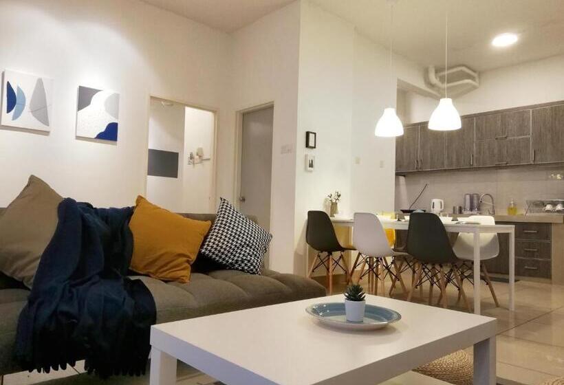 3ベッドルームアパートメント, Subang City Residence, 8 9 Pax With Balcony, Walking Distance To Summit, 5min To Sunway
