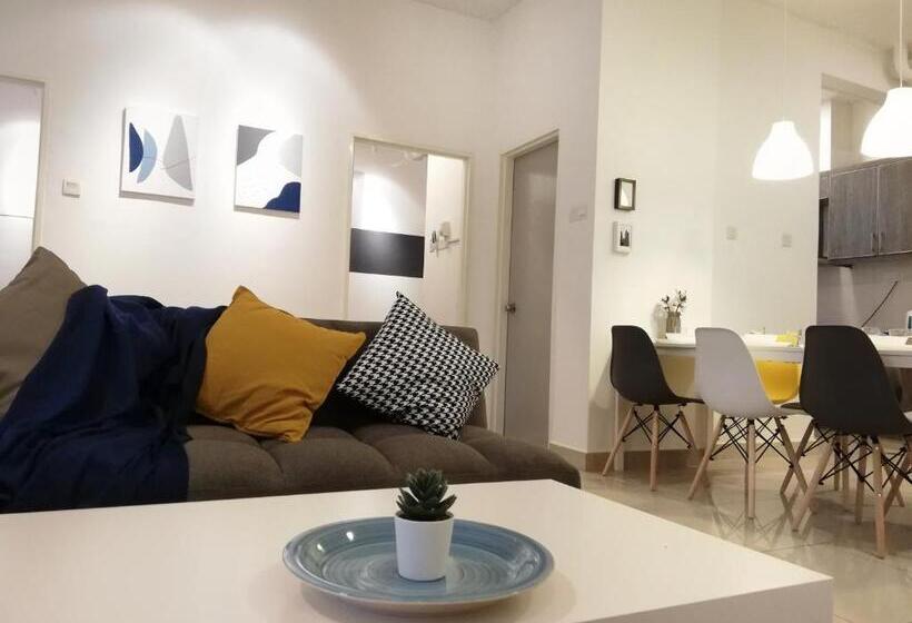 آپارتمان 3 خوابه, Subang City Residence, 8 9 Pax With Balcony, Walking Distance To Summit, 5min To Sunway