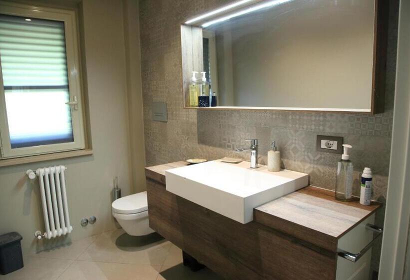 패밀리 스위트, Domus Aurige