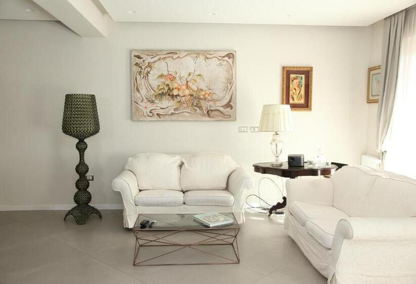 패밀리 스위트, Domus Aurige