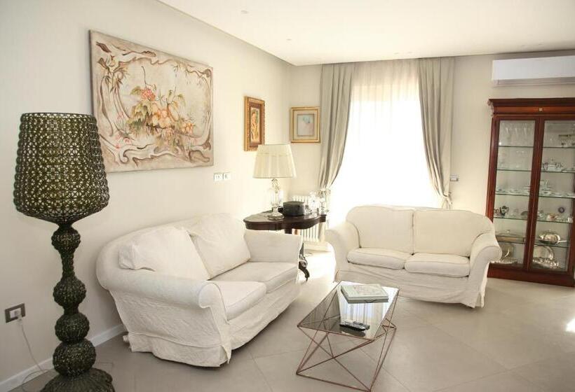 패밀리 스위트, Domus Aurige