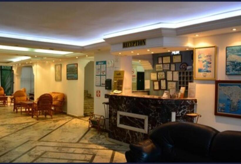 جناح, Casa Cleo Suit