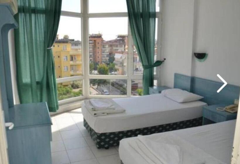 جناح, Casa Cleo Suit