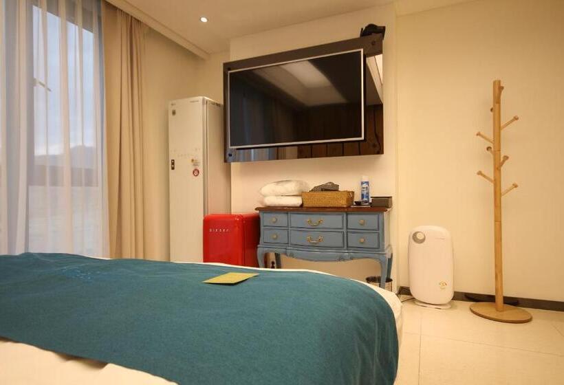 חדר סטנדרט, Jb Tourist